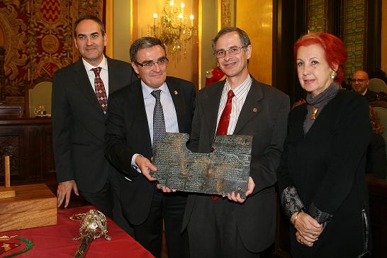 Foto 1. Àngel Ros i Joan Viñas, acompanyats de Josep Presseguer i Rosa M. Calaf