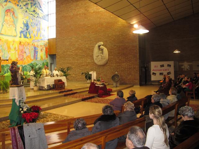 Foto 1. Dolors Arderiu ha assistit a la missa per celebrar els 50 anys de la fundació de la parròquia de la Sagrada Família