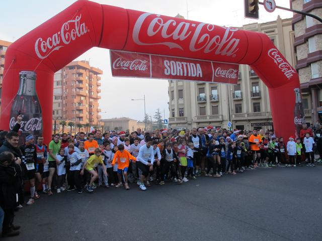 Foto 2. El tinent d'alcalde Josep Presseguer ha donat el tret de sortida a la cursa popular, de 3 quilòmetres