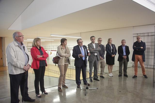 L'alcalde de Lleida, Àngel Ros, ha presidit aquest dimarts la inauguració de l'exposició de l'Avanç del POUMque acull l'Escola Municipal Leandre Cristòfol fins al 15 de gener