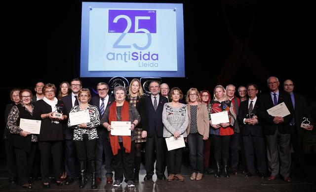 L’Associació Antisida de Lleida ha premiat dues persones i quatre entitats lleidatanes per la seva tasca social vers el VIH/sida   