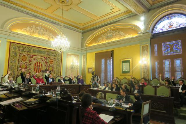 El Ple Extraordinari de l’Ajuntament de Lleida ha aprovat definitivament el pressupost per al 2017 amb els vots a favor de l’equip de govern socialista i dels grups municipals de C’s i PP