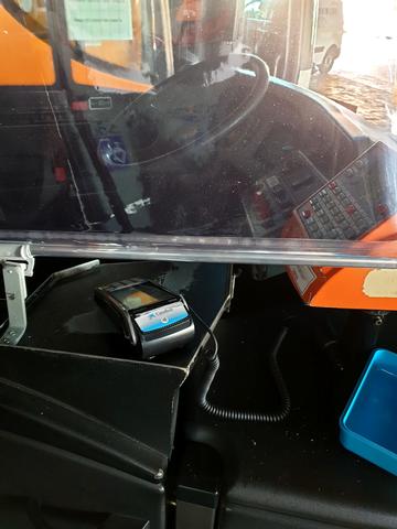 Els conductors disposen ara d'una mampara de protecció i de datàfons per cobrar els bitllets senzills sense contacte